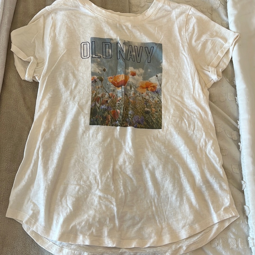 Old Navy graphic tee